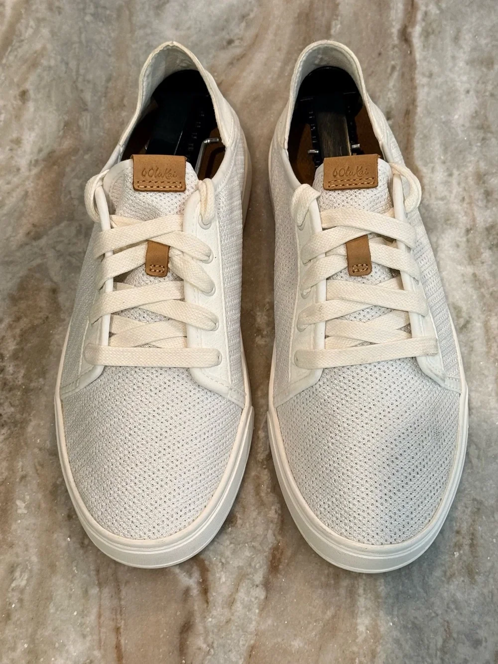Women’s OLUKAI Pehuea Li sneakers- Size 9